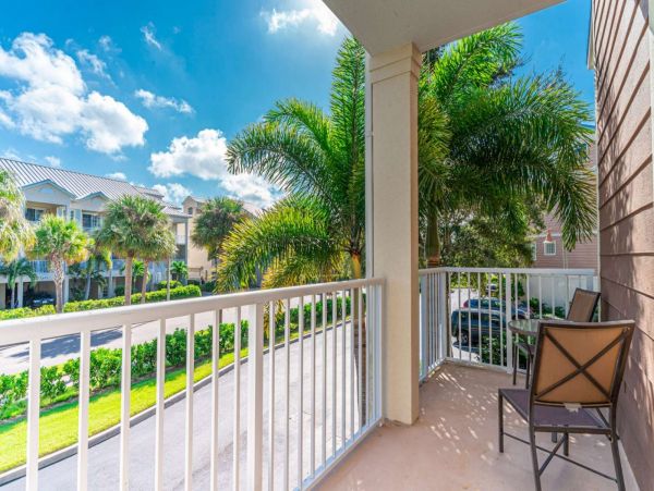 St. Petersburg Condo 1015919
