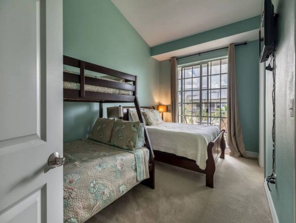 St. Petersburg Condo 1015919