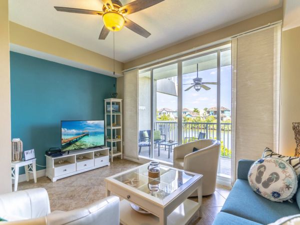 St. Petersburg Condo 1015920