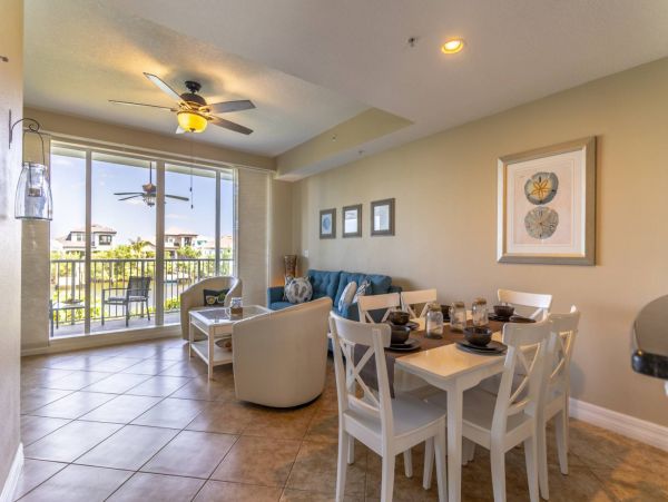 St. Petersburg Condo 1015920