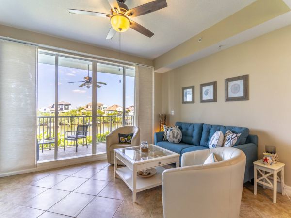 St. Petersburg Condo 1015920