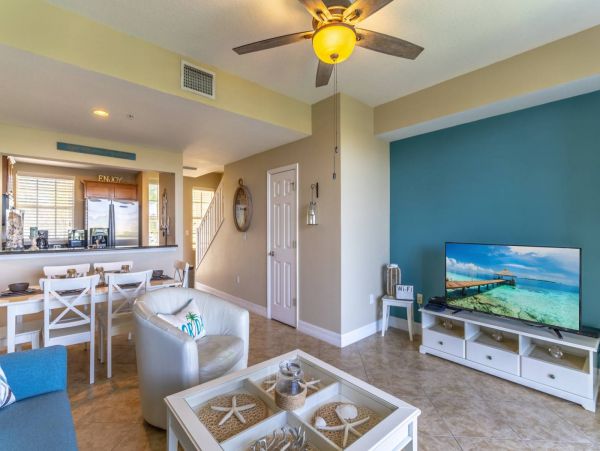 St. Petersburg Condo 1015920