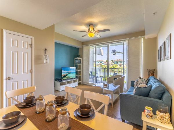 St. Petersburg Condo 1015920