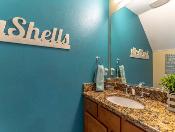 St. Petersburg Condo 1015920