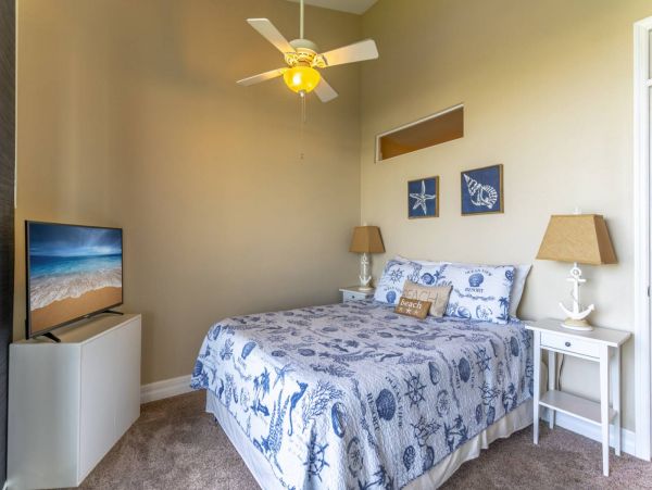 St. Petersburg Condo 1015920