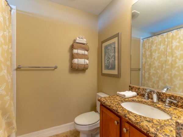 St. Petersburg Condo 1015920