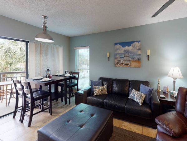 St. Petersburg Condo 1015921