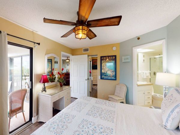 St. Petersburg Condo 1015921