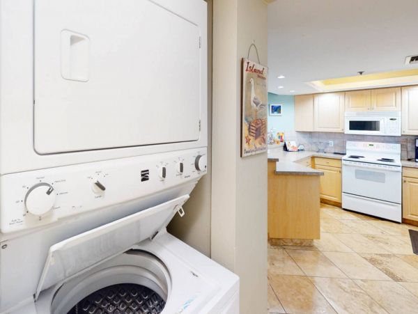 St. Petersburg Condo 1015921