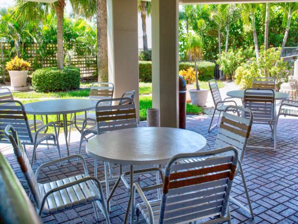 St. Petersburg Condo 1015921