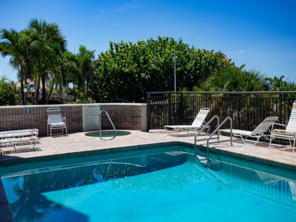 St. Petersburg Condo 1015921