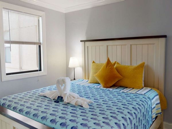 St. Petersburg Condo 1015923