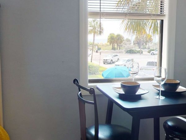 St. Petersburg Condo 1015923
