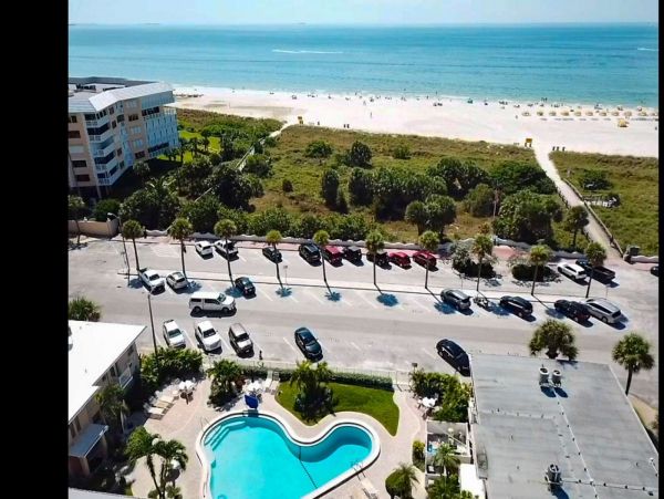 St. Petersburg Condo 1015923