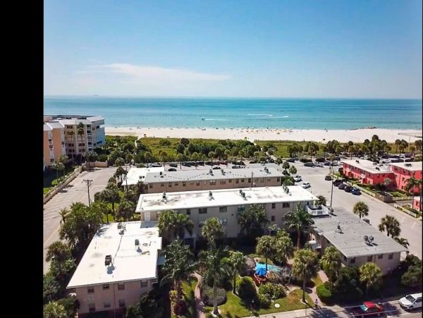 St. Petersburg Condo 1015923