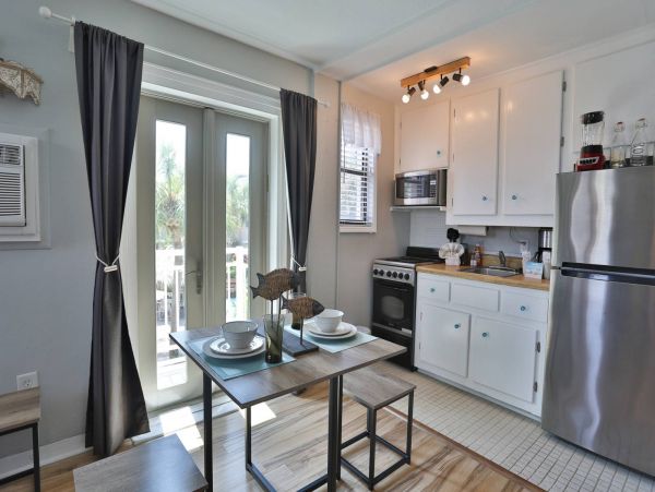 St. Petersburg Condo 1015924
