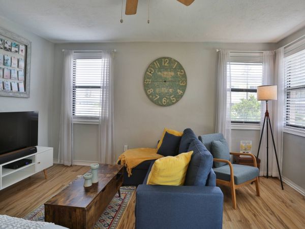 St. Petersburg Condo 1015924