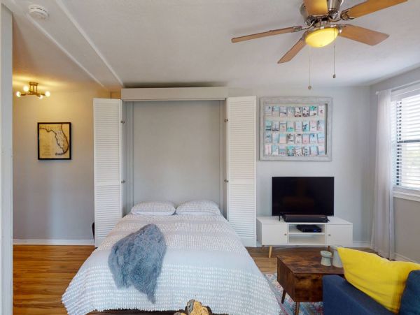 St. Petersburg Condo 1015924