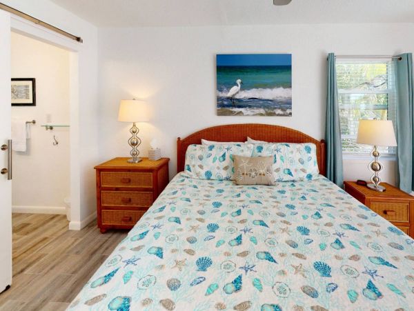 St. Petersburg Condo 1015925