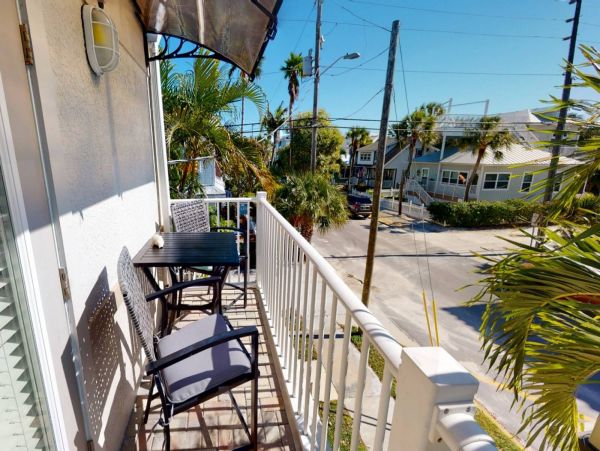 St. Petersburg Condo 1015925