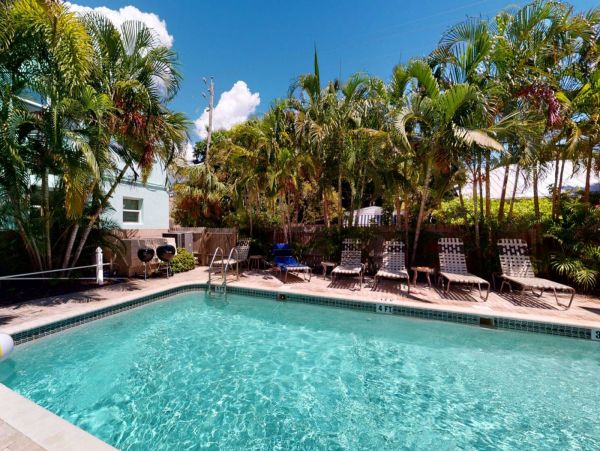 St. Petersburg Condo 1015925