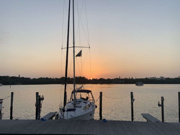 St. Petersburg Condo 1015926
