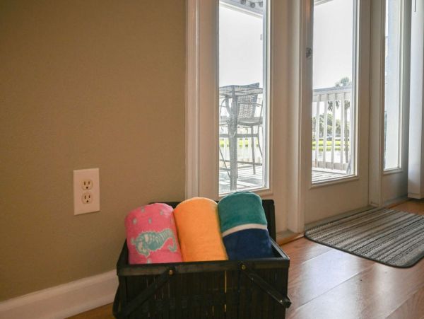 St. Petersburg Condo 1015926