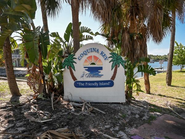St. Petersburg Condo 1015926
