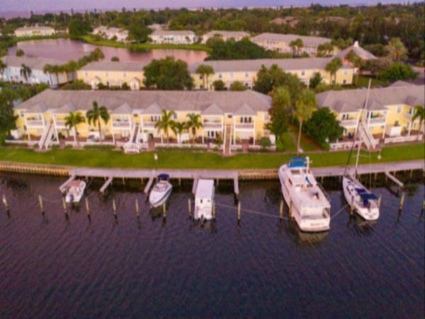 St. Petersburg Condo 1015926
