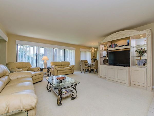 Two Bedroom Vacation Condo in Naples Sleeps Four Guests