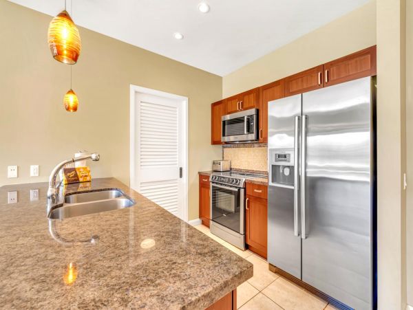 Kaanapali Vacation Condo Two Bedrooms Walk To Beach