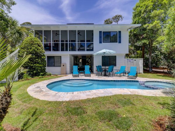 Hilton Head Four Bedroom Vacation Pool Home Sleeps 12