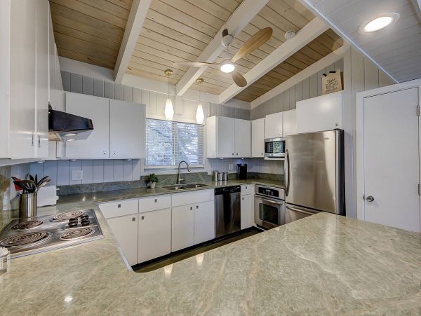 Hilton Head Four Bedroom Vacation Pool Home Sleeps 12
