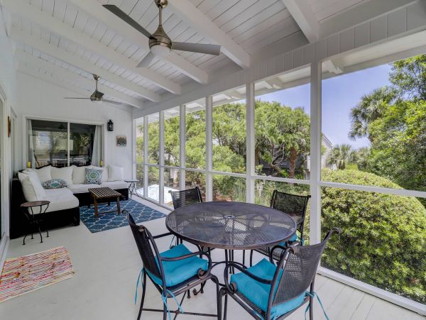 Hilton Head Four Bedroom Vacation Pool Home Sleeps 12