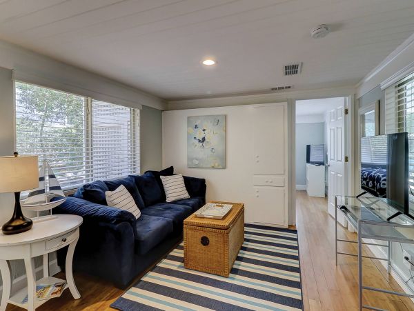 Hilton Head Four Bedroom Vacation Pool Home Sleeps 12