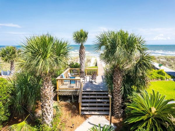Hilton Head Four Bedroom Vacation Pool Home Sleeps 12