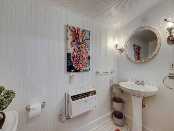 Hilton Head Four Bedroom Vacation Pool Home Sleeps 12