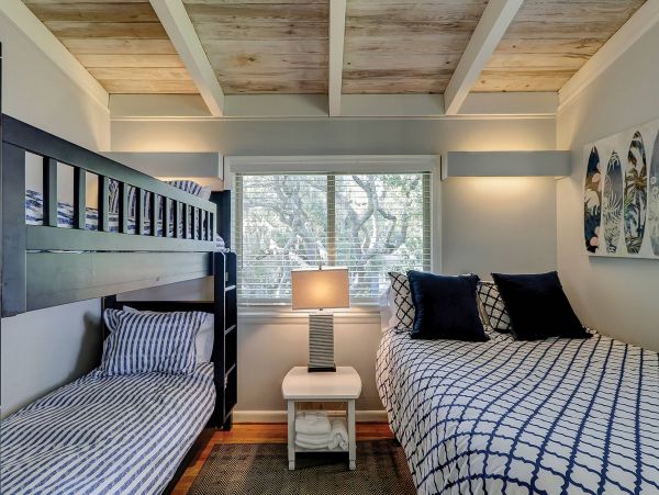 Hilton Head Four Bedroom Vacation Pool Home Sleeps 12