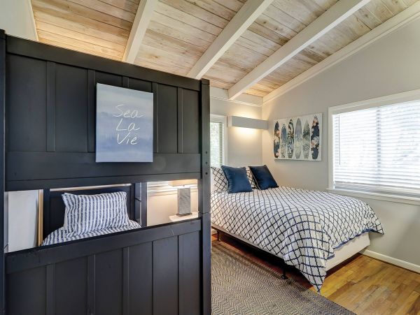 Hilton Head Four Bedroom Vacation Pool Home Sleeps 12