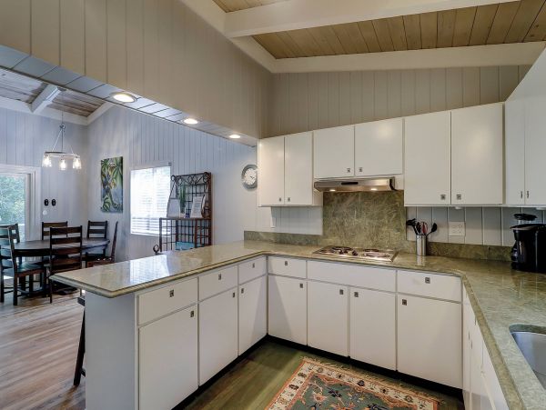 Hilton Head Four Bedroom Vacation Pool Home Sleeps 12
