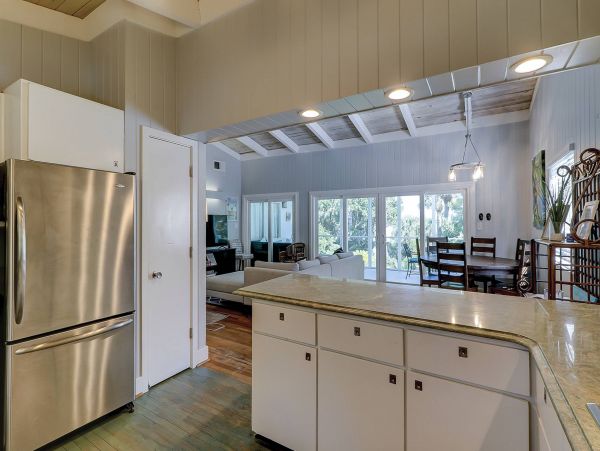 Hilton Head Four Bedroom Vacation Pool Home Sleeps 12