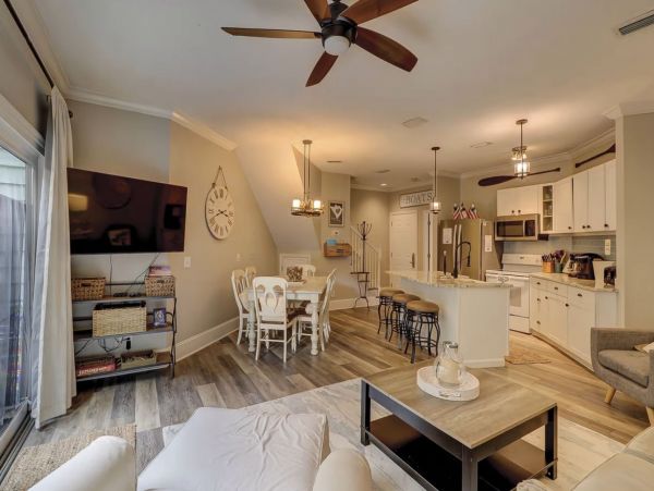 Hilton Head Three Bedroom Vacation Townhome Sleeps 8
