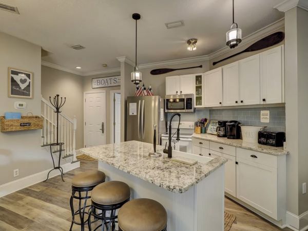 Hilton Head Three Bedroom Vacation Townhome Sleeps 8