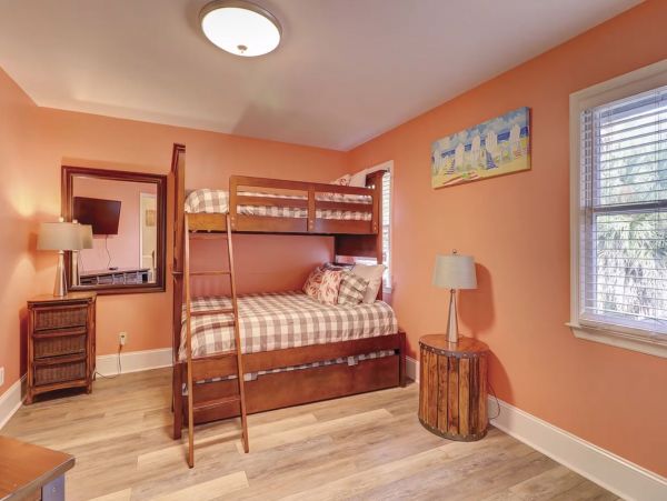 Hilton Head Three Bedroom Vacation Townhome Sleeps 8