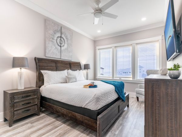 Luxurious Beachfront Navarre Beach Vacation Home - 9-Bedrooms & Private Pool