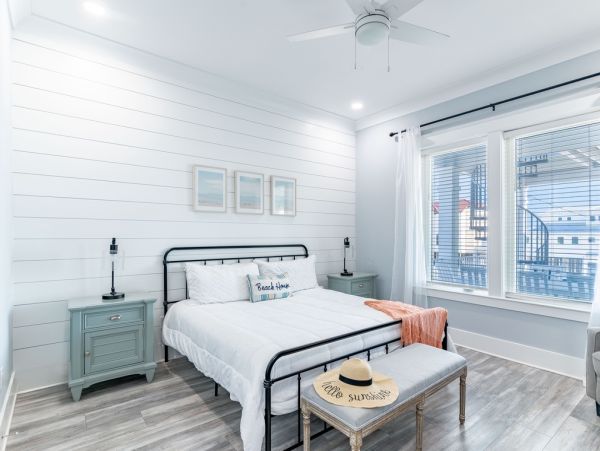 Luxurious Beachfront Navarre Beach Vacation Home - 9-Bedrooms & Private Pool