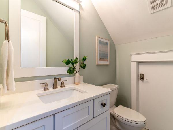 Luxurious Beachfront Navarre Beach Vacation Home - 9-Bedrooms & Private Pool
