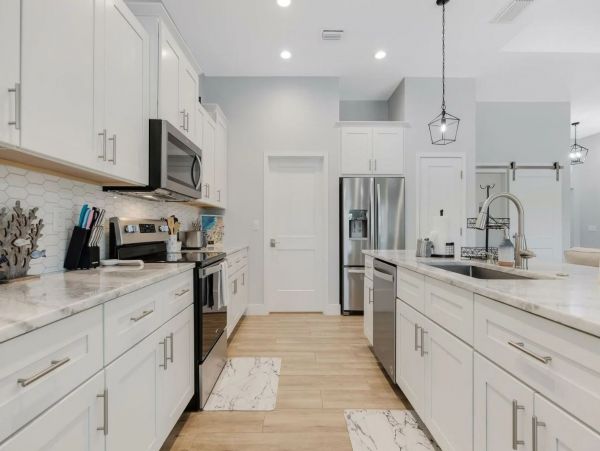 Canal- Front Vacation Home in Cape Coral Sleeps 8 Guests