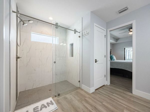 Canal- Front Vacation Home in Cape Coral Sleeps 8 Guests
