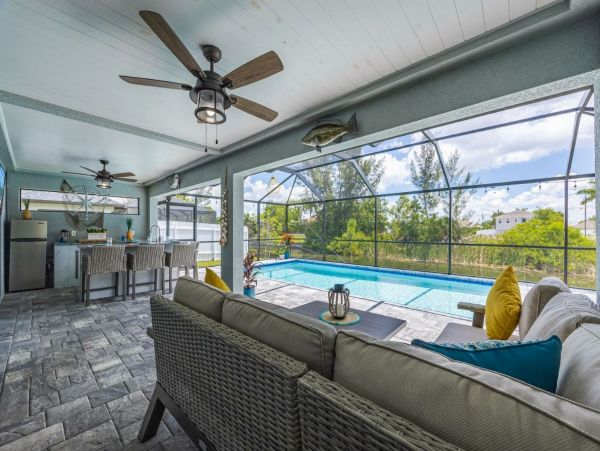 Canal- Front Vacation Home in Cape Coral Sleeps 8 Guests
